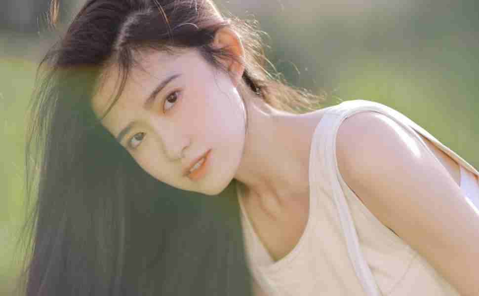 温柔的女教师剧照3